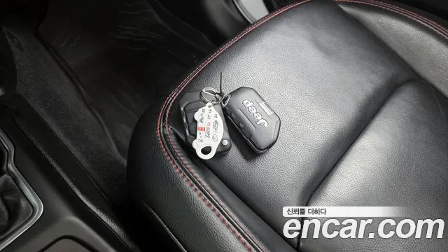 Jeep Wrangler 2021 — фото 19