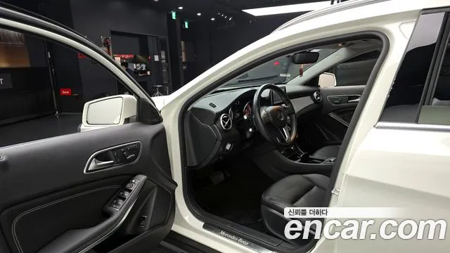 Mercedes-Benz GLA-Class 2015 — фото 10