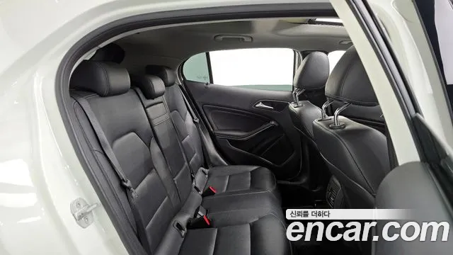 Mercedes-Benz GLA-Class 2015 — фото 12