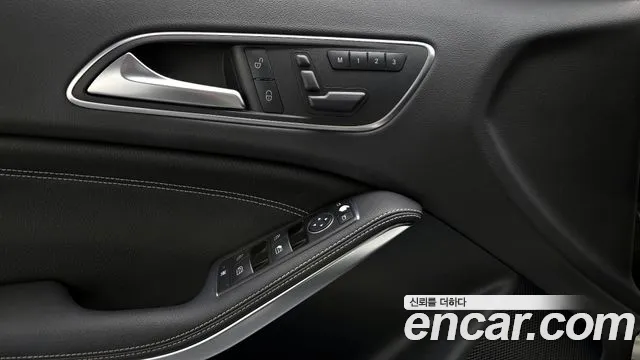 Mercedes-Benz GLA-Class 2015 — фото 18