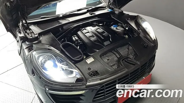 Porsche Macan 2017 — фото 6