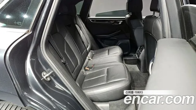 Porsche Macan 2017 — фото 12
