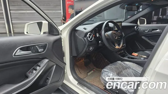 Mercedes-Benz GLA-Class 2018 — фото 11