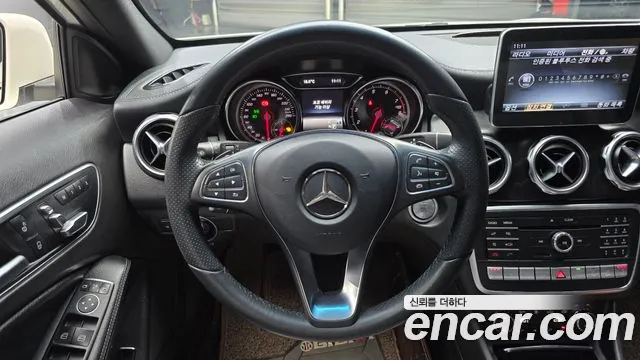 Mercedes-Benz GLA-Class 2018 — фото 14