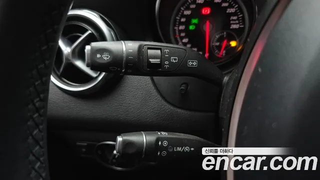 Mercedes-Benz GLA-Class 2018 — фото 17