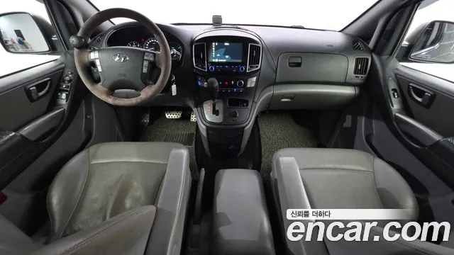 Hyundai Starex 2019 — фото 7