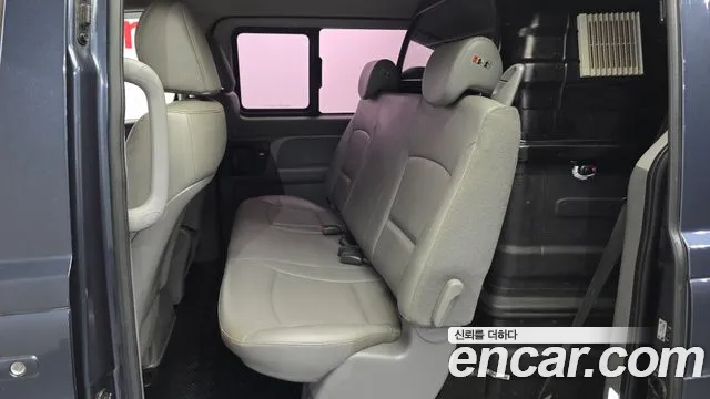 Hyundai Starex 2019 — фото 11