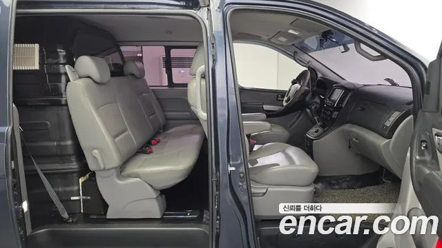 Hyundai Starex 2019 — фото 12