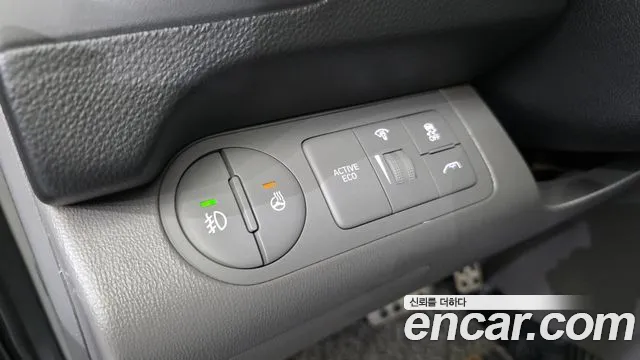Hyundai Starex 2019 — фото 14