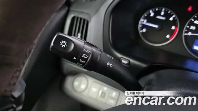 Hyundai Starex 2019 — фото 16