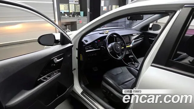 Kia Niro 2020 — фото 10