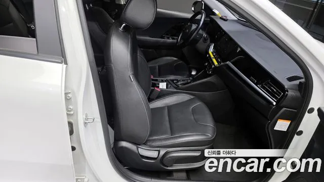Kia Niro 2020 — фото 11