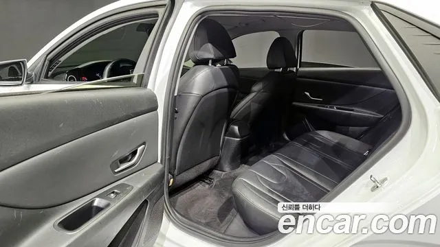 Hyundai AVANTE 2021 — фото 11