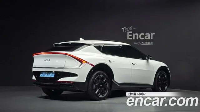 Kia EV6 2025 — фото 2