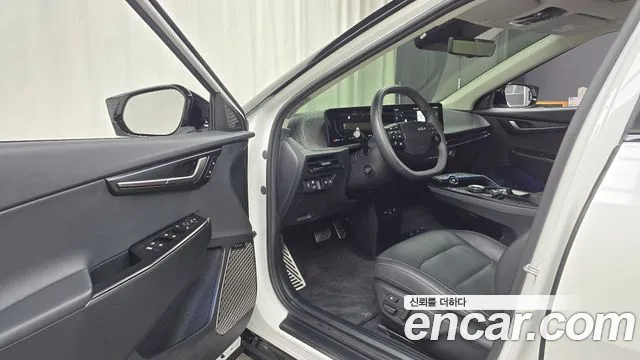 Kia EV6 2025 — фото 10