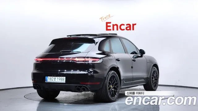 Porsche Macan 2021 — фото 2