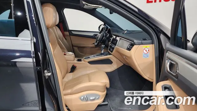 Porsche Macan 2021 — фото 11