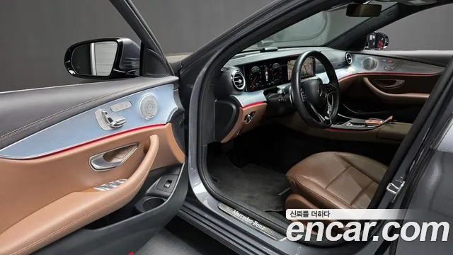 Mercedes-Benz E-Class 2021 — фото 10