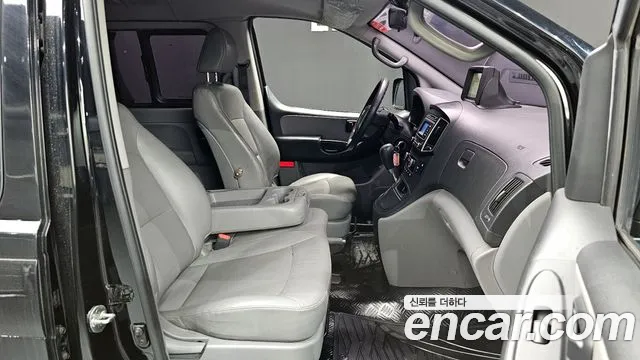 Hyundai Starex 2016 — фото 11