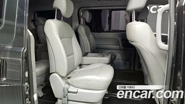 Hyundai Starex 2016 — фото 12