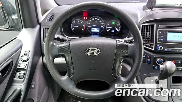 Hyundai Starex 2016 — фото 13