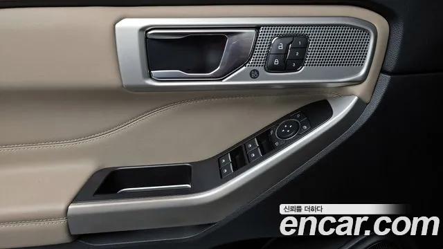 Ford Explorer 2020 — фото 16