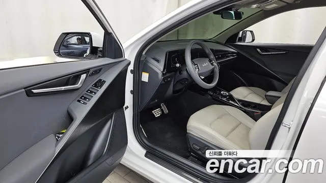 Kia Niro 2022 — фото 10