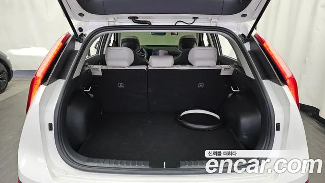 Kia Niro 2022 — фото 20
