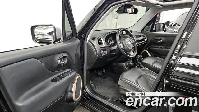 Jeep Renegade 2017 — фото 10
