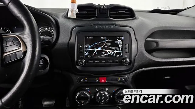 Jeep Renegade 2017 — фото 15