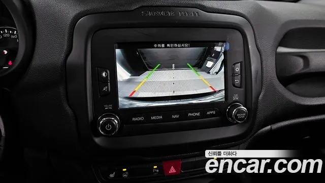 Jeep Renegade 2017 — фото 16