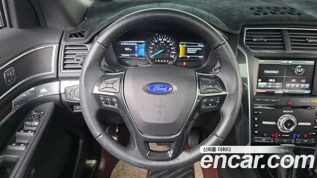 Ford Explorer 2016 — фото 13