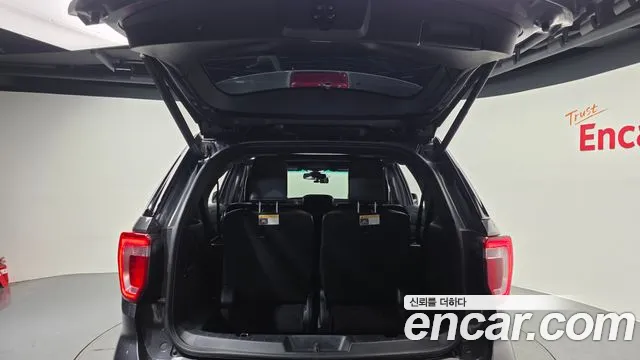 Ford Explorer 2016 — фото 20
