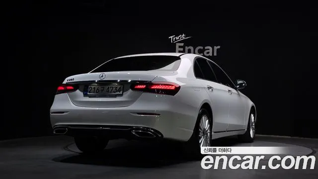 Mercedes-Benz E-Class 2023 — фото 2