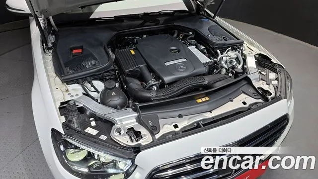 Mercedes-Benz E-Class 2023 — фото 6