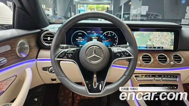 Mercedes-Benz E-Class 2023 — фото 14