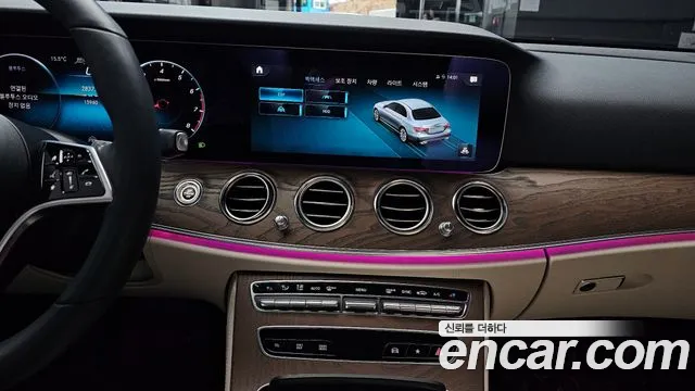 Mercedes-Benz E-Class 2023 — фото 15