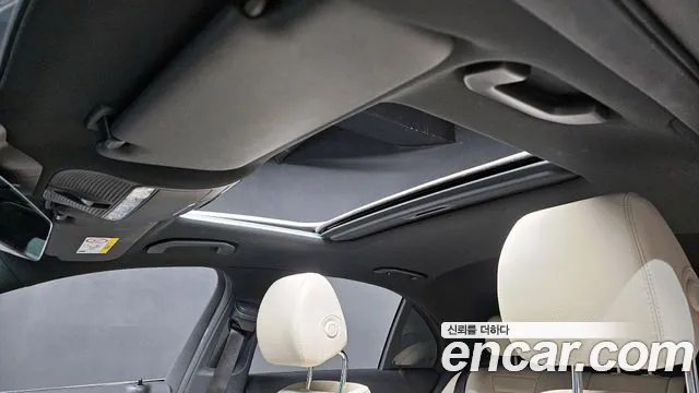 Mercedes-Benz E-Class 2023 — фото 18