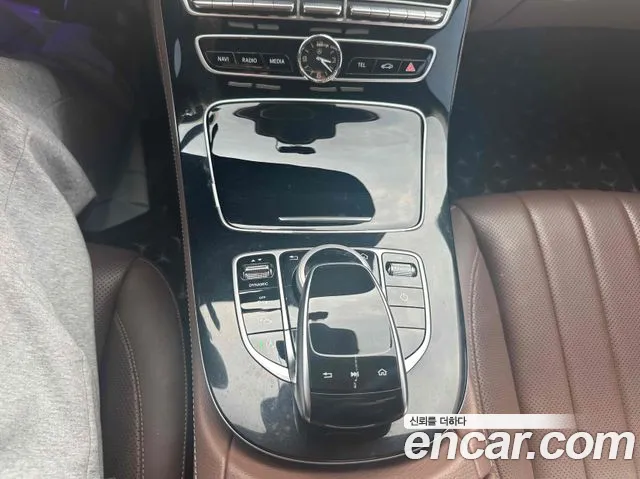 Mercedes-Benz E-Class 2018 — фото 12