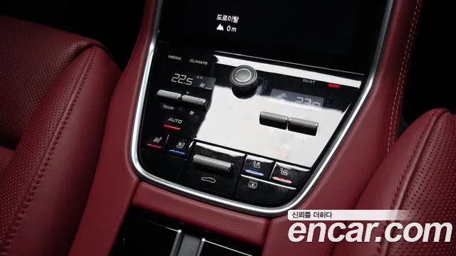 Porsche Panamera 2023 — фото 19