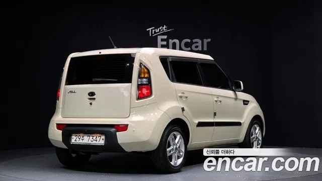 Kia Soul 2011 — фото 2
