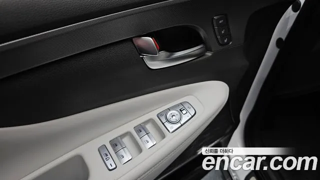 Hyundai Santafe 2023 — фото 16