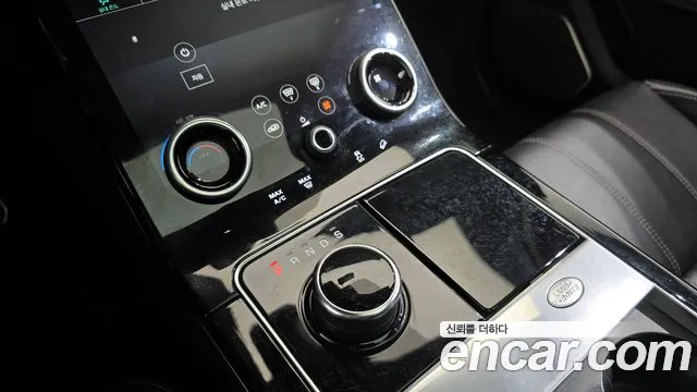 Land Rover Range Rover Velar 2019 — фото 9
