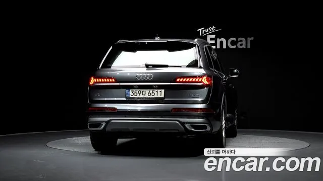 Audi Q7 2021 — фото 4