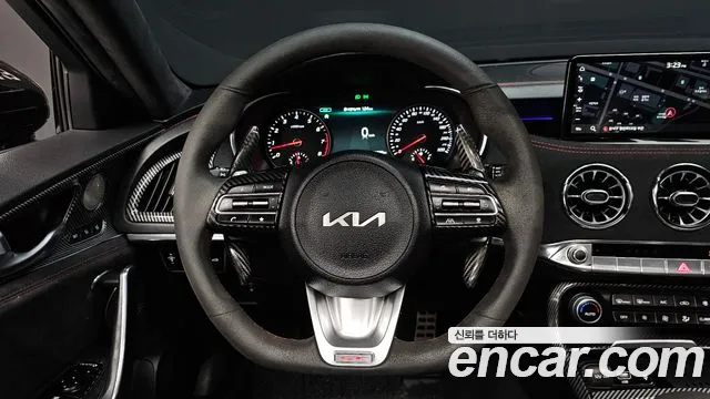 Kia Stinger 2022 — фото 13