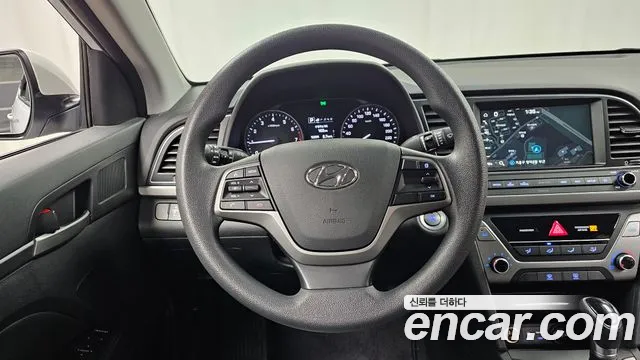 Hyundai AVANTE 2018 — фото 13