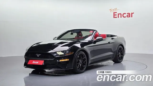 Ford Mustang 2020 — фото 1