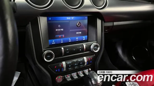 Ford Mustang 2020 — фото 15