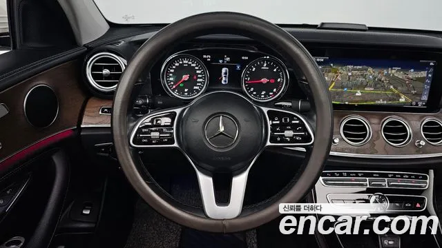 Mercedes-Benz E-Class 2019 — фото 13