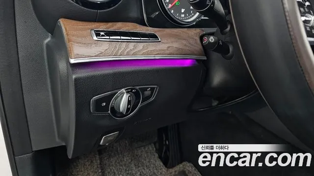Mercedes-Benz E-Class 2019 — фото 19